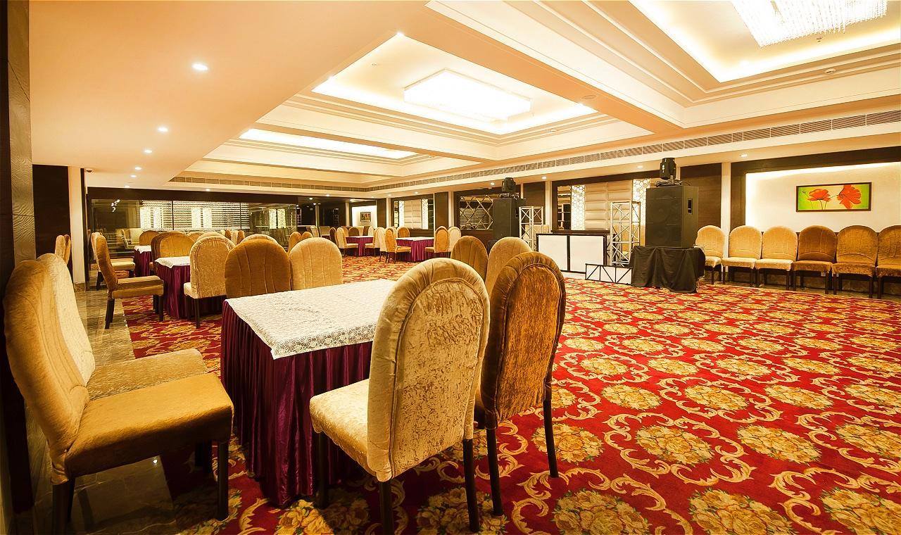 Hotel The Palm Court Ludhiana Exterior foto
