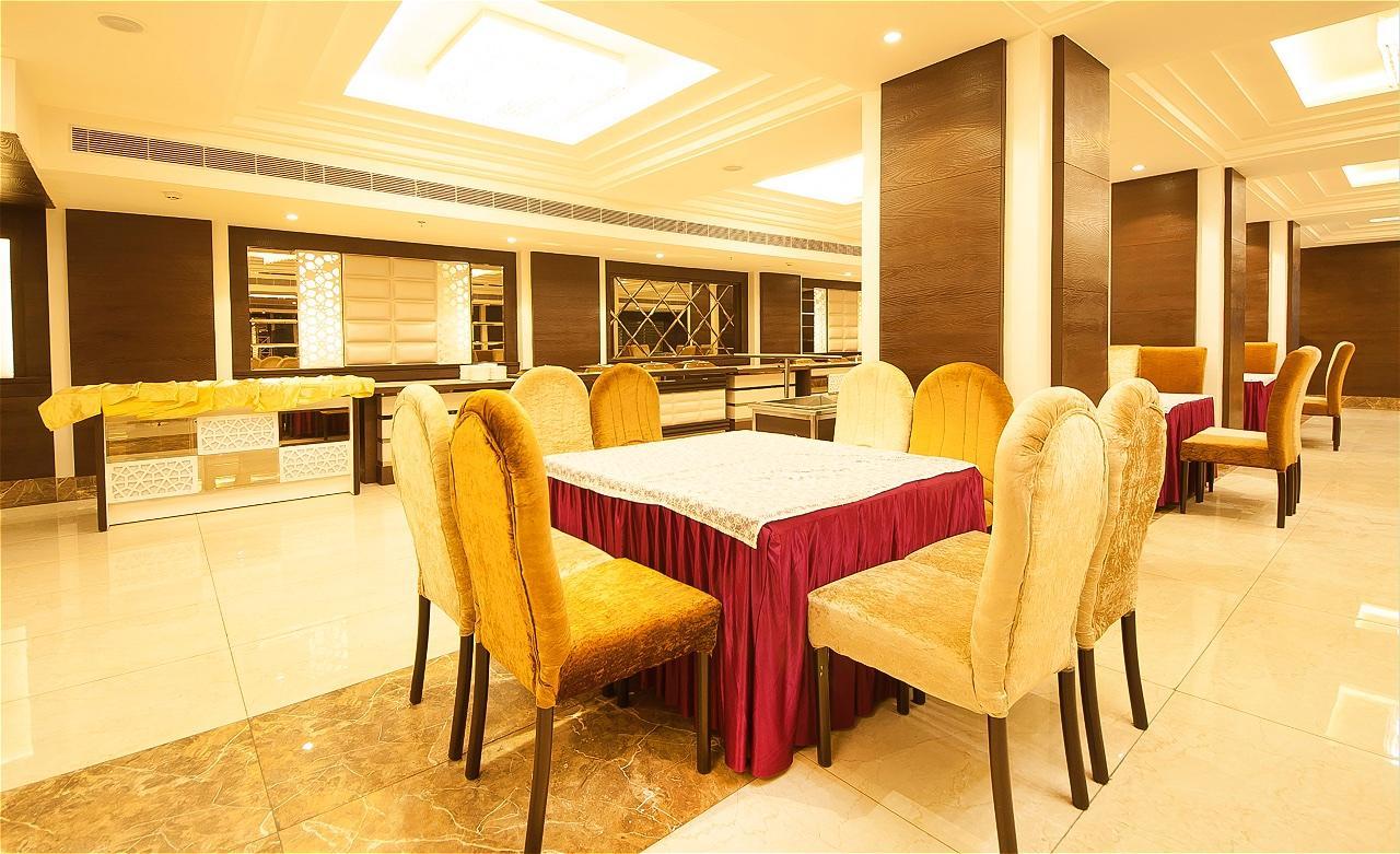 Hotel The Palm Court Ludhiana Exterior foto